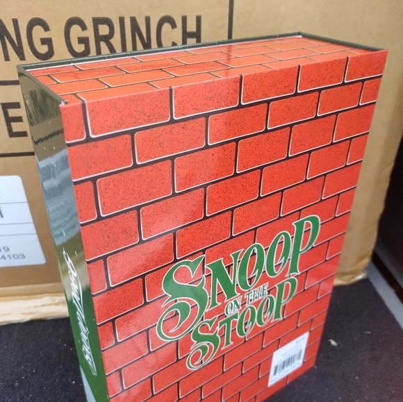 Snoop on the Stoop Elf Doll Christmas NIB Santa - Picture 3 of 4